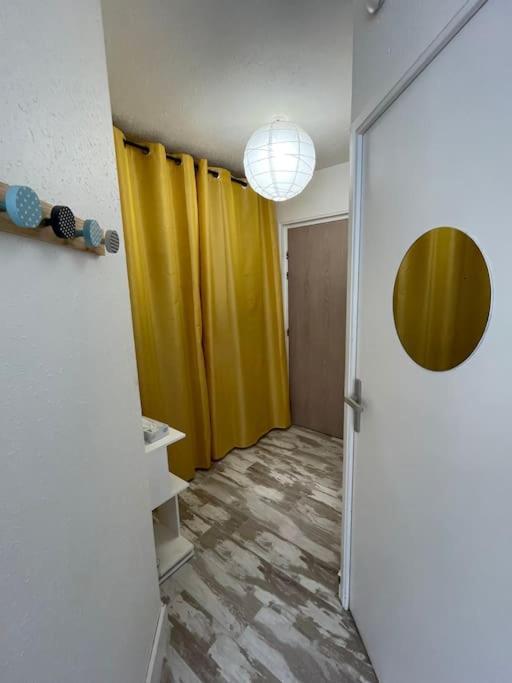 Brest Saint-Marc : Appart T1 Bis Bien Situe Wifi Luaran gambar